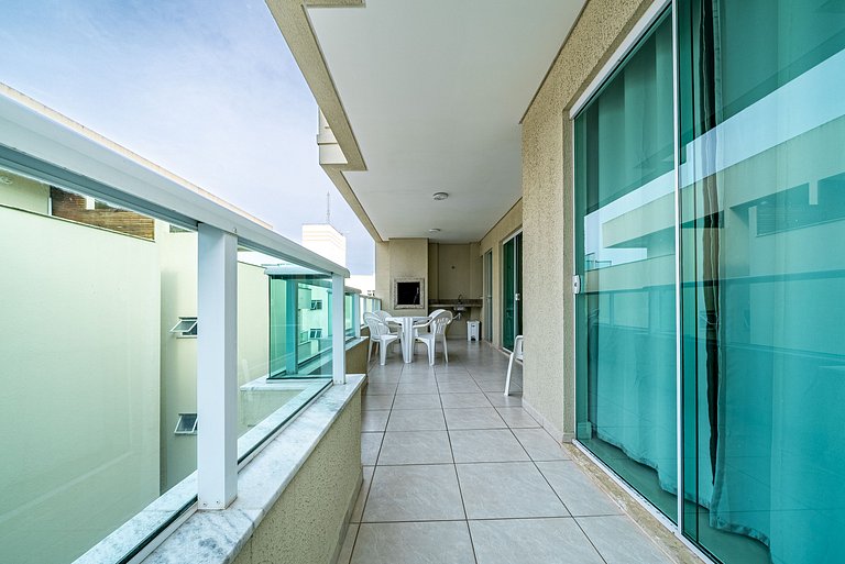 248 - Lindo apartamento na praia de Bombas