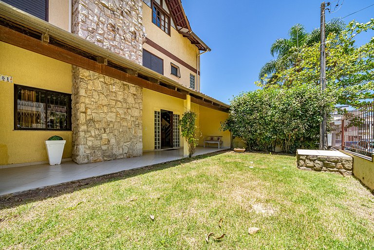 151 - Casa ampla e Rústica a 80m praia de Bombas
