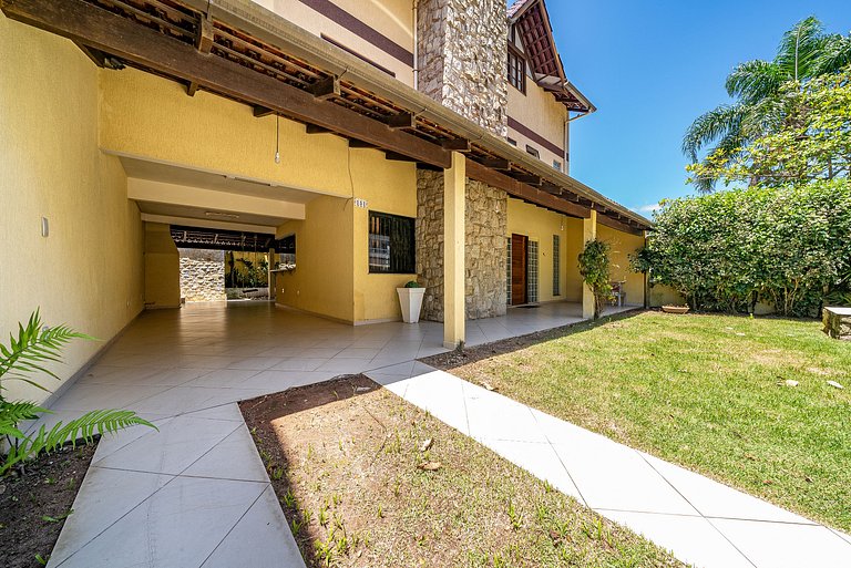 151 - Casa ampla e Rústica a 80m praia de Bombas