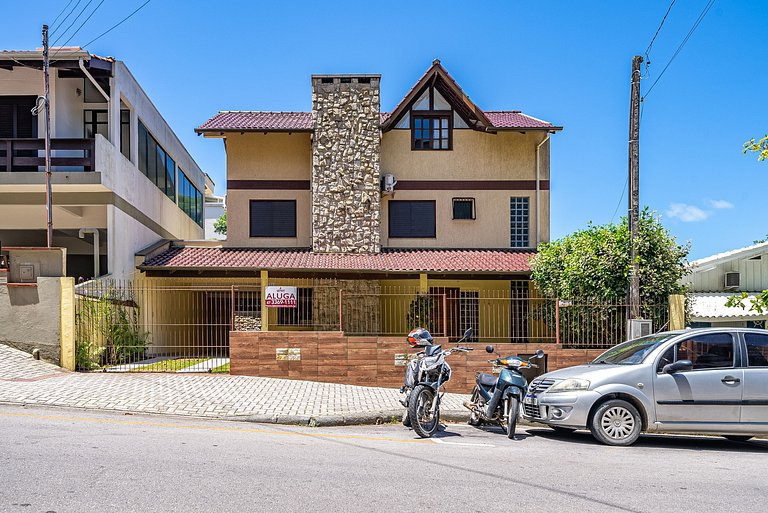 151 - Casa ampla e Rústica a 80m praia de Bombas