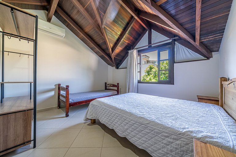 151 - Casa ampla e Rústica a 80m praia de Bombas