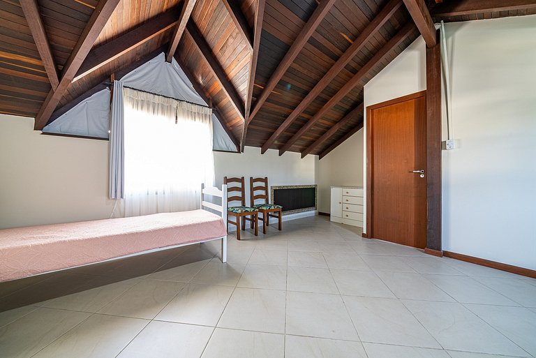 151 - Casa ampla e Rústica a 80m praia de Bombas