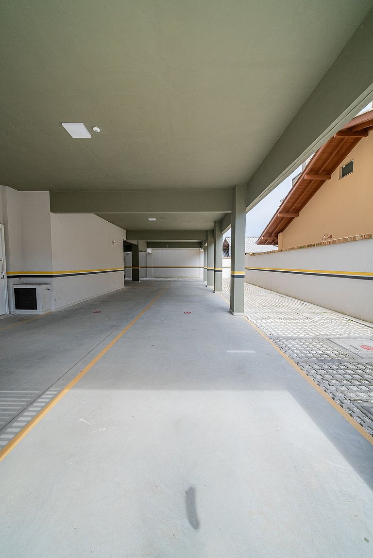 060 - Apartamento de dois dormitórios na praia de Bombas