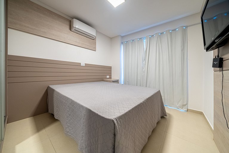 041 - Amplo Apartamento na Praia de Bombas