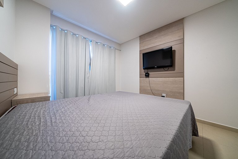 041 - Amplo Apartamento na Praia de Bombas