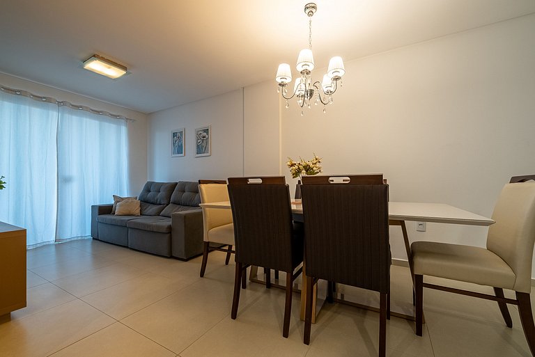 041 - Amplo Apartamento na Praia de Bombas