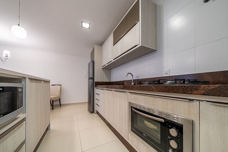 041 - Amplo Apartamento na Praia de Bombas