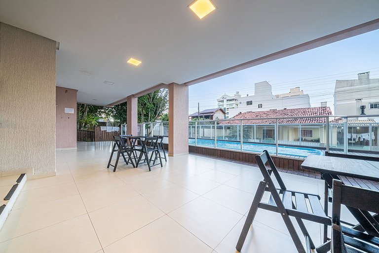 041 - Amplo Apartamento na Praia de Bombas