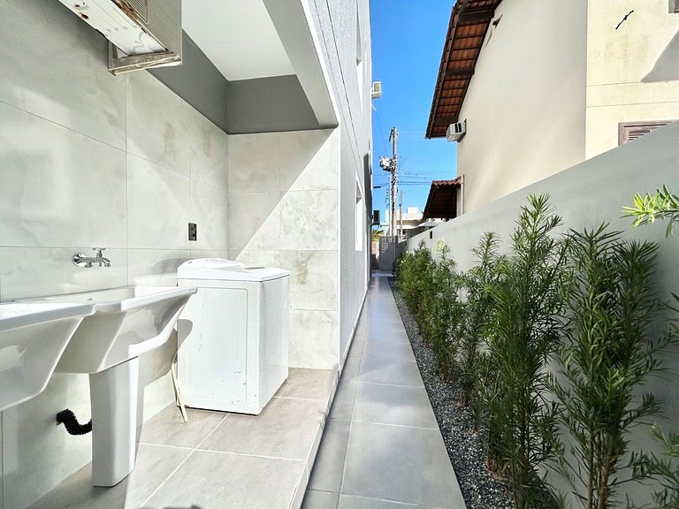 002 - Apto monoambiente em residencial com piscina na praia