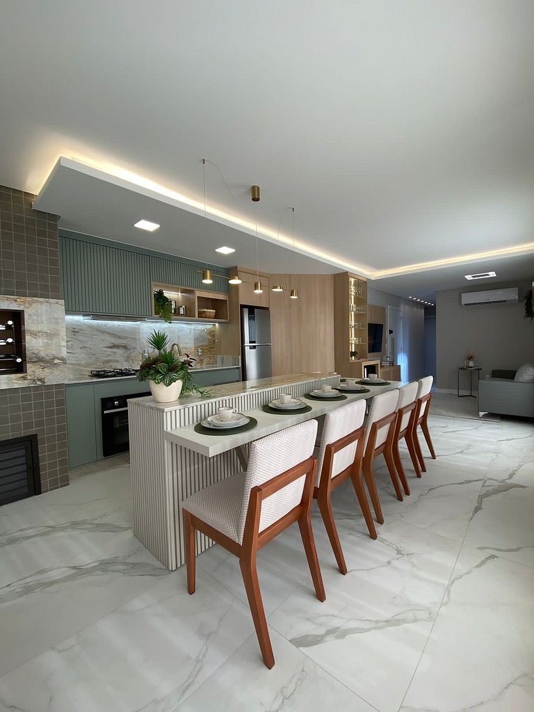 165- Apartamento de 3 quartos na praia de Canto Grande
