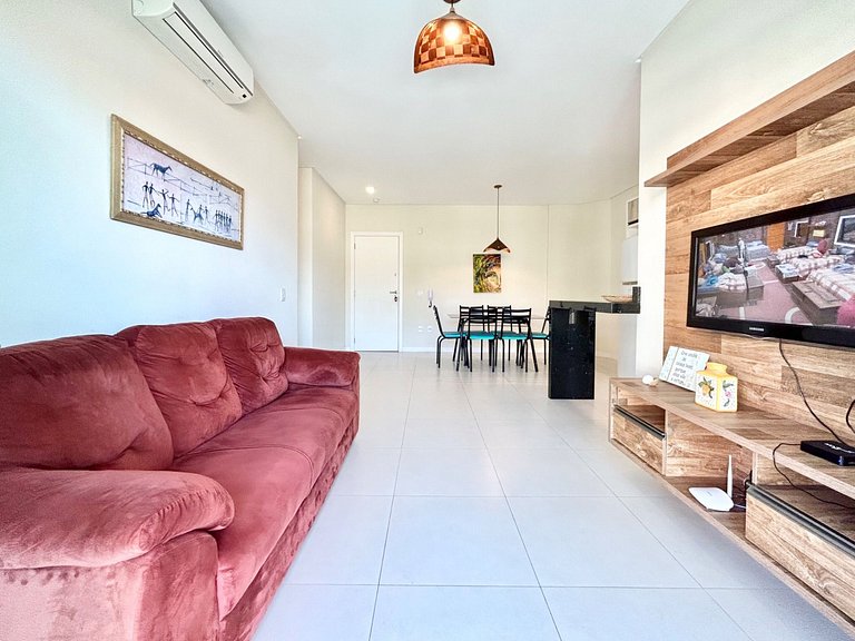 049 - Amplo Apartamento na Praia de Bombas