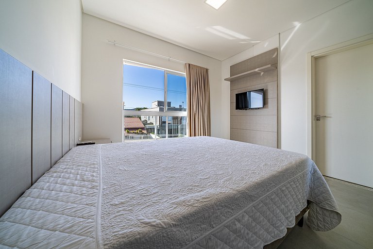 166 - Lindo apartamento na praia de Canto Grande