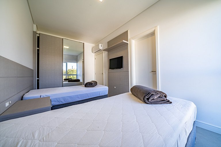 166 - Lindo apartamento na praia de Canto Grande