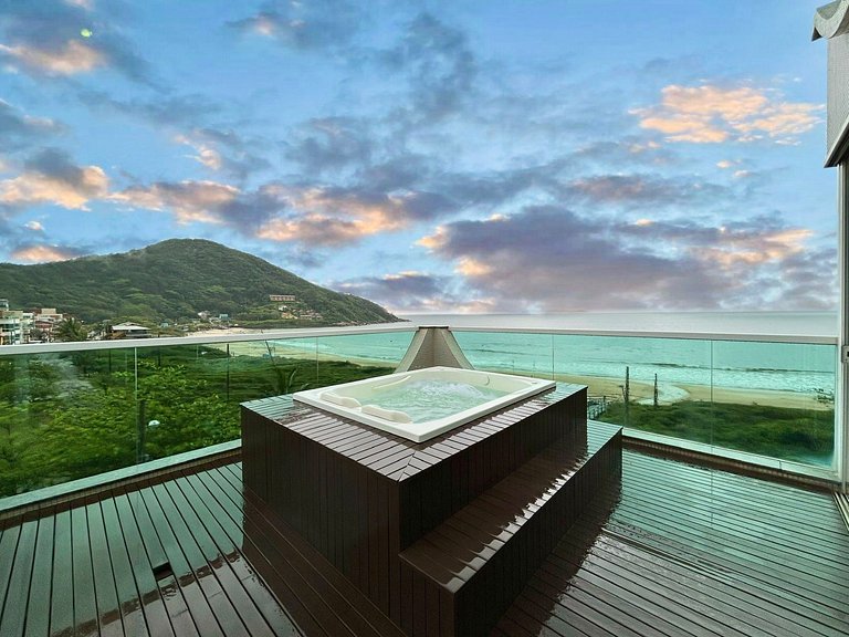 110 - Cobertura duplex com vista panorâmica para a Praia de