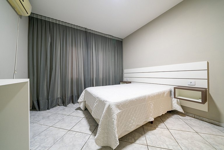 091 - Apartamento com 03 quartos em Canto Grande!