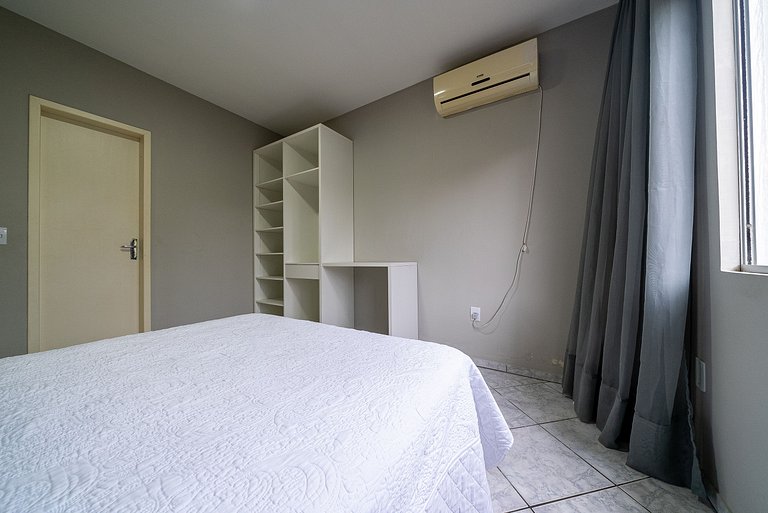091 - Apartamento com 03 quartos em Canto Grande!