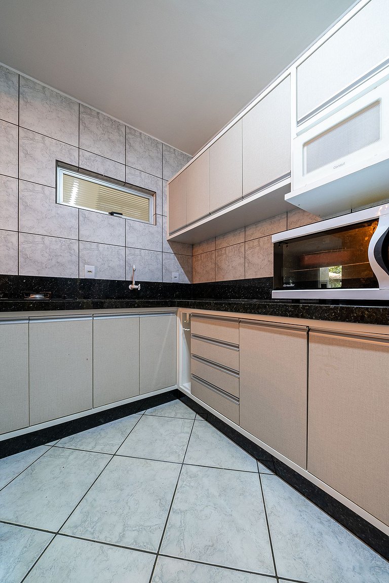 091 - Apartamento com 03 quartos em Canto Grande!