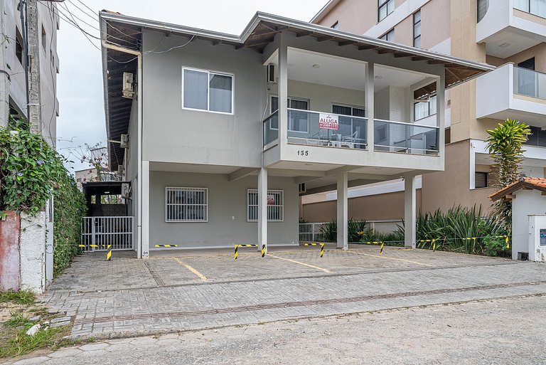 091 - Apartamento com 03 quartos em Canto Grande!