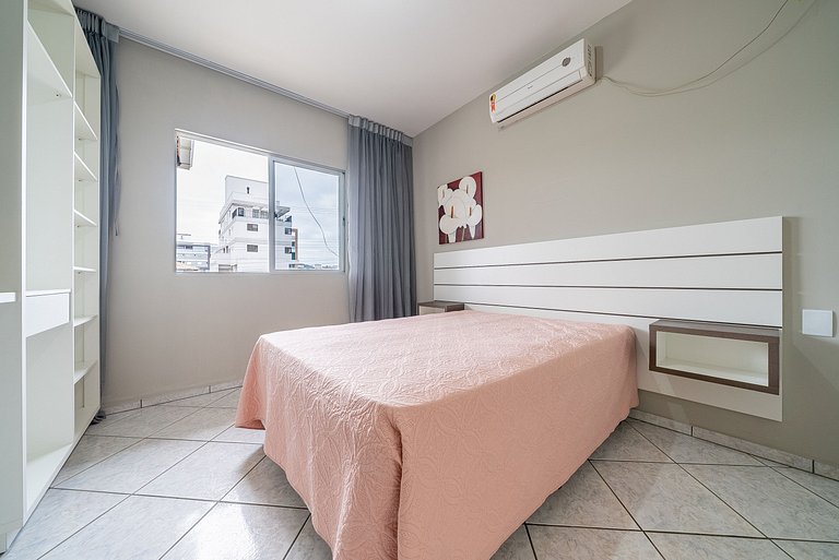 092 - Apartamento com 03 quartos em Canto Grande!