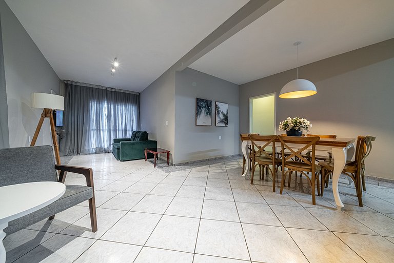 092 - Apartamento com 03 quartos em Canto Grande!