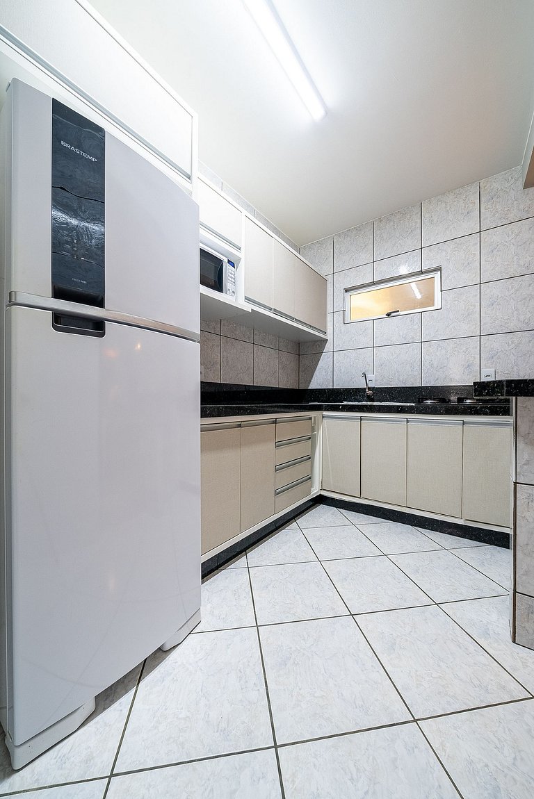 092 - Apartamento com 03 quartos em Canto Grande!