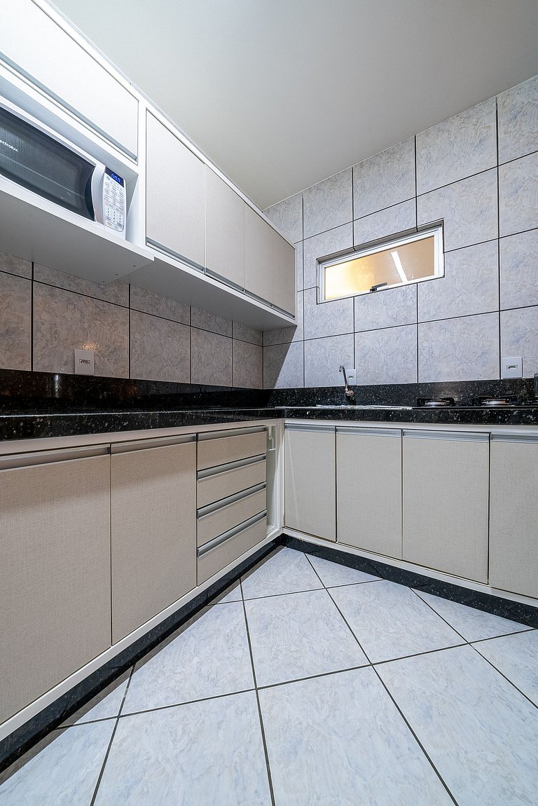 092 - Apartamento com 03 quartos em Canto Grande!