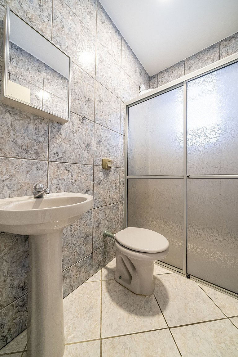 092 - Apartamento com 03 quartos em Canto Grande!