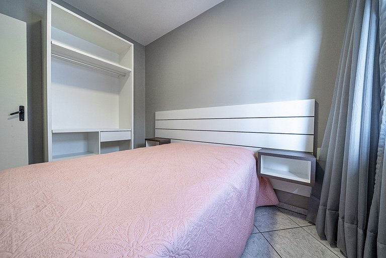093 - Apartamento com 03 quartos em Canto Grande!