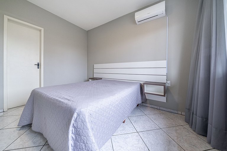 093 - Apartamento com 03 quartos em Canto Grande!