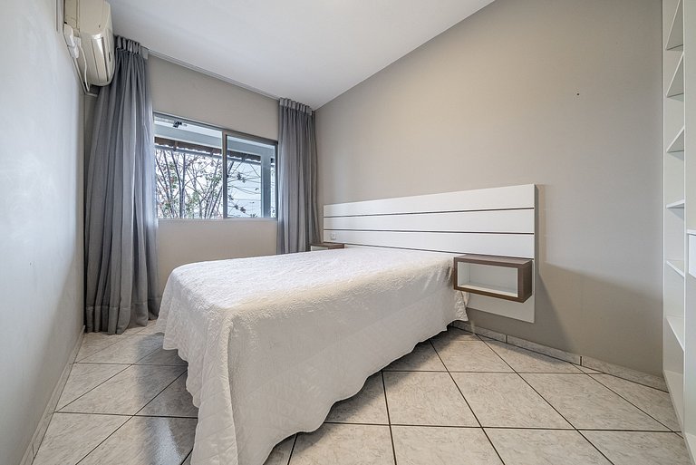 093 - Apartamento com 03 quartos em Canto Grande!