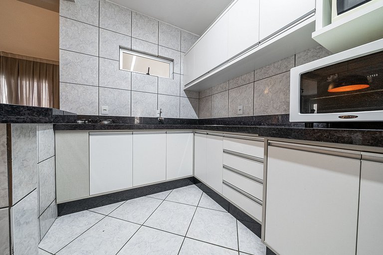 093 - Apartamento com 03 quartos em Canto Grande!