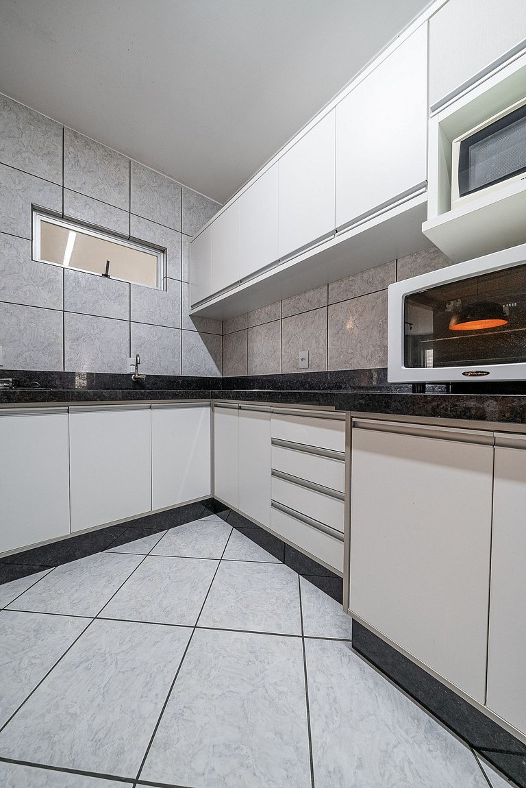 093 - Apartamento com 03 quartos em Canto Grande!
