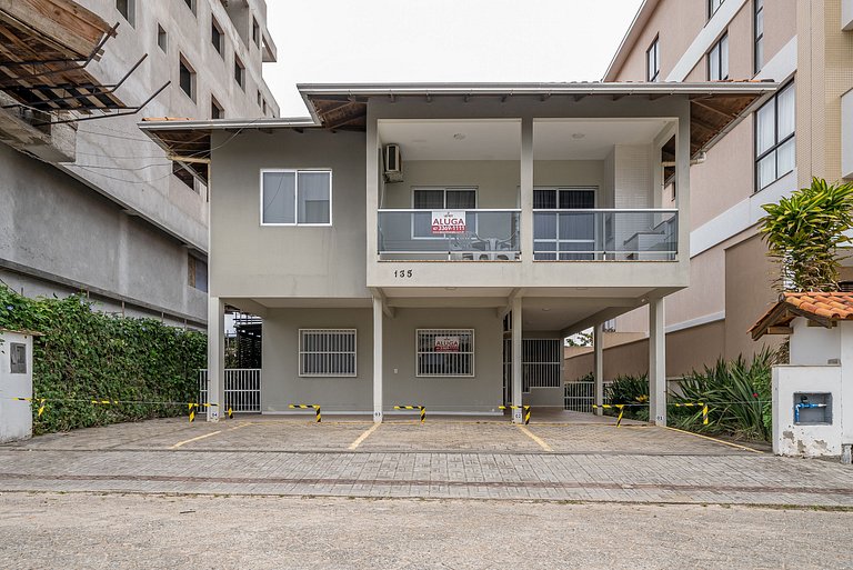 093 - Apartamento com 03 quartos em Canto Grande!