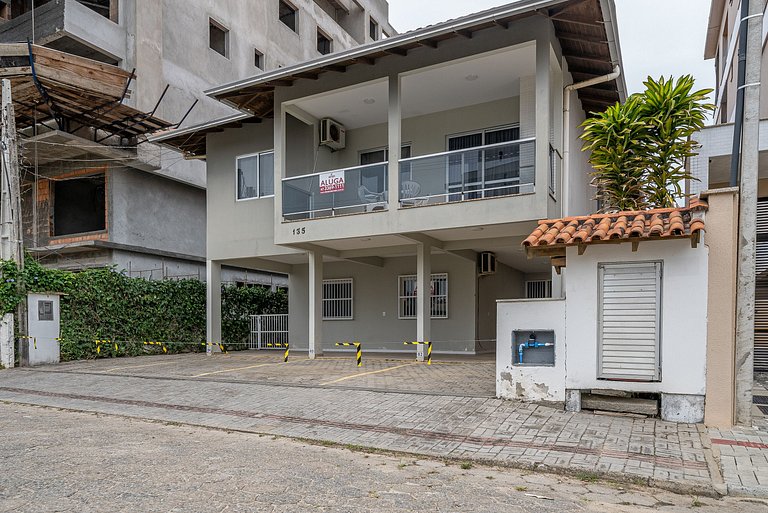 093 - Apartamento com 03 quartos em Canto Grande!