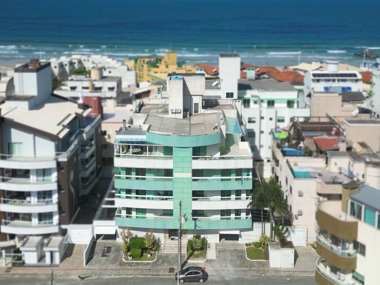401 - Ampla Cobertura na Praia de Bombas