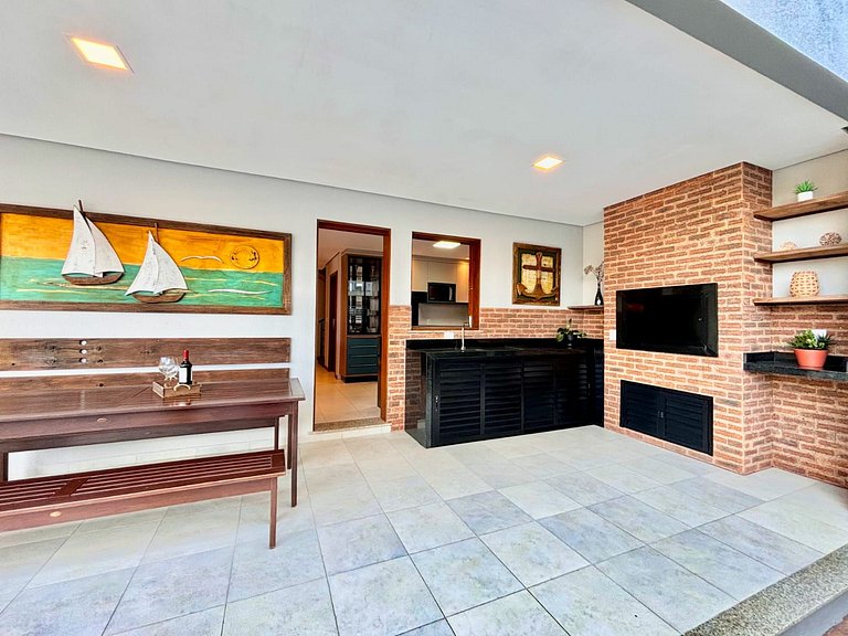 192 - Casa luxo com 5 suítes e piscina aquecida