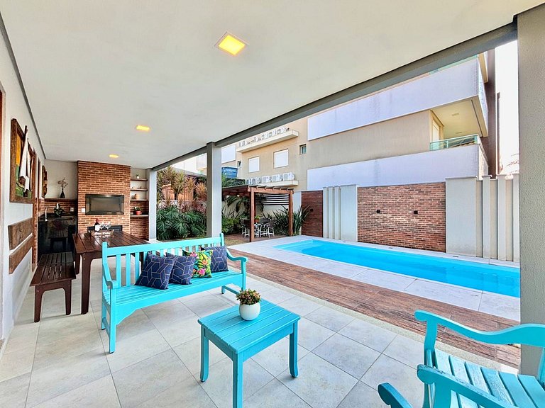 192 - Casa luxo com 5 suítes e piscina aquecida