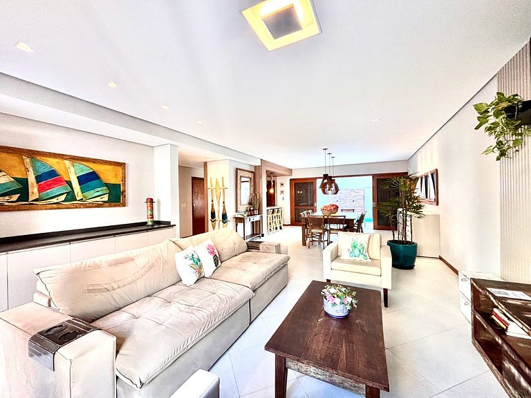 192 - Casa luxo com 5 suítes e piscina aquecida