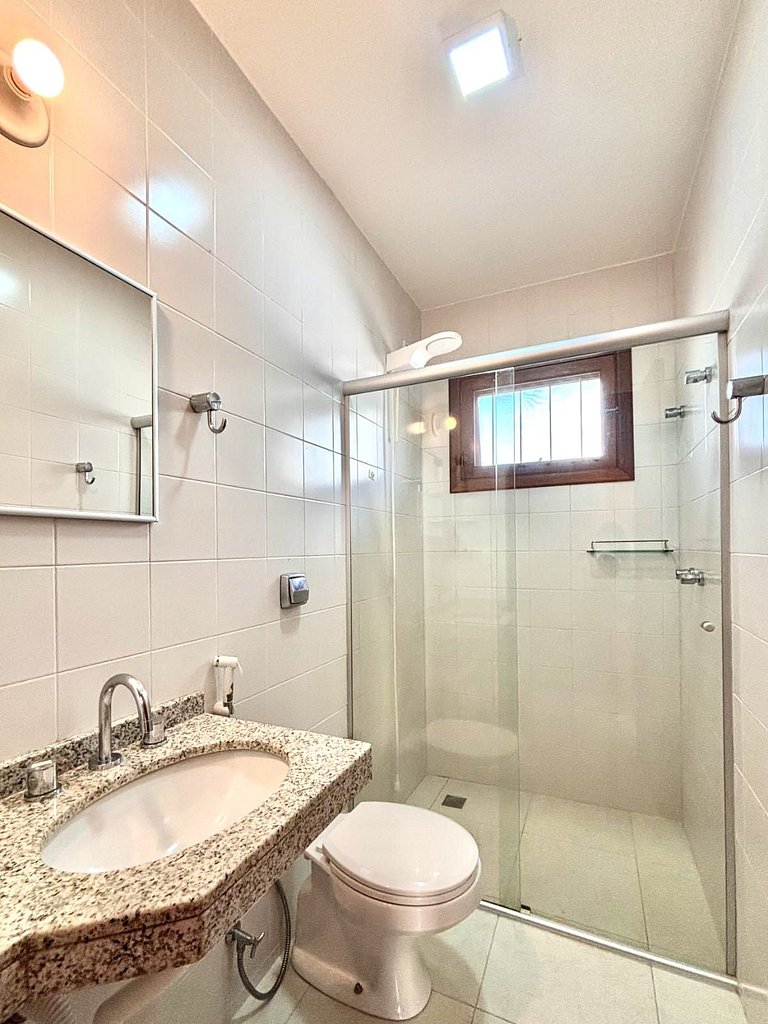 192 - Casa luxo com 5 suítes e piscina aquecida