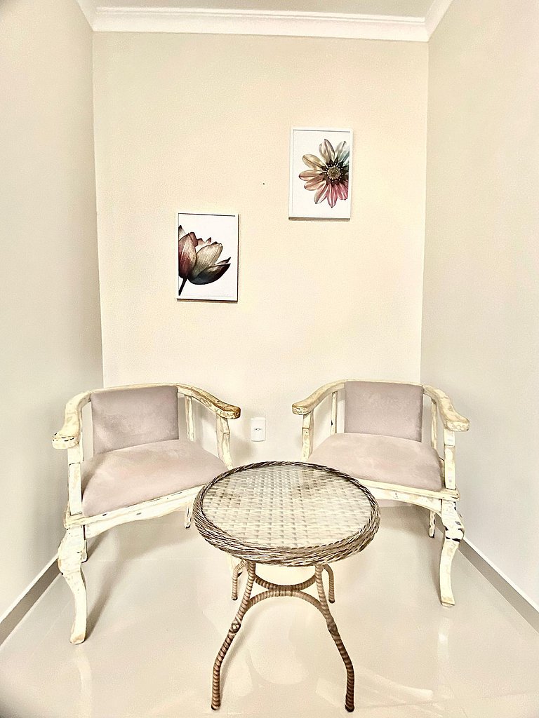 298 - Excelente apartamento de dois dormitórios em 350 metro
