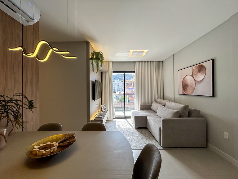 133 - Lindo apartamento na praia de Bombas