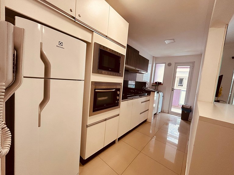 055 - Apartamento 2 dormitórios na praia de Bombas