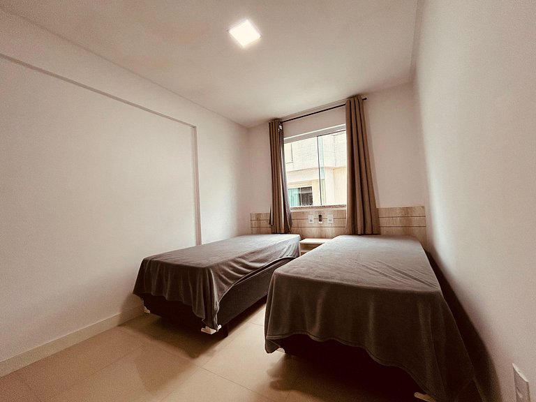 055 - Apartamento 2 dormitórios na praia de Bombas