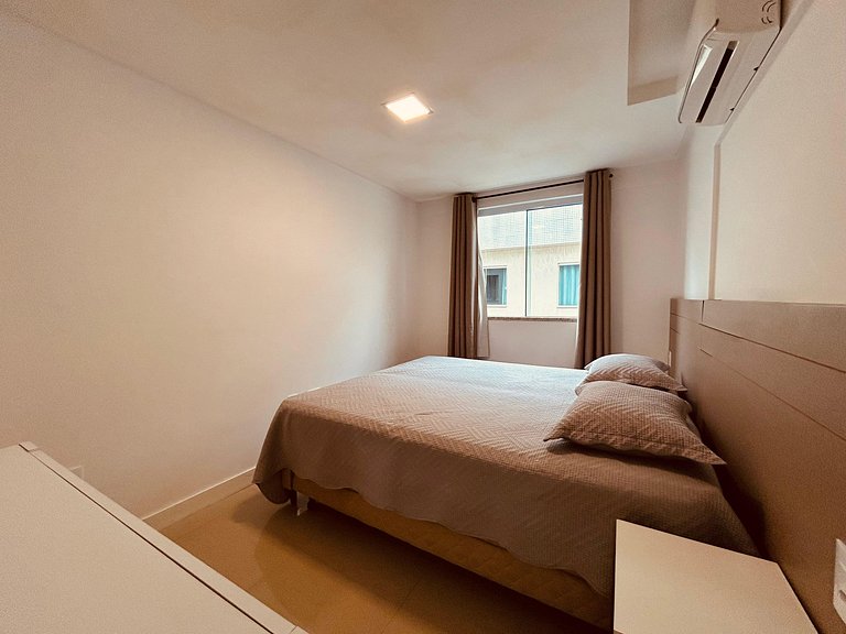 055 - Apartamento 2 dormitórios na praia de Bombas