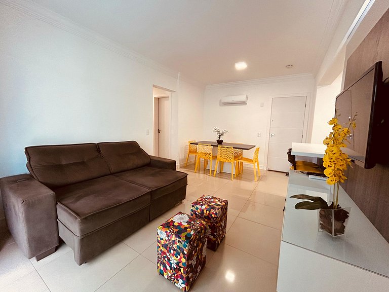 055 - Apartamento 2 dormitórios na praia de Bombas