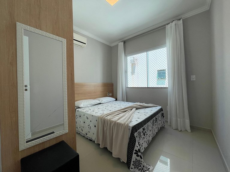 010 - Apartamento alto padrão na praia de Bombas