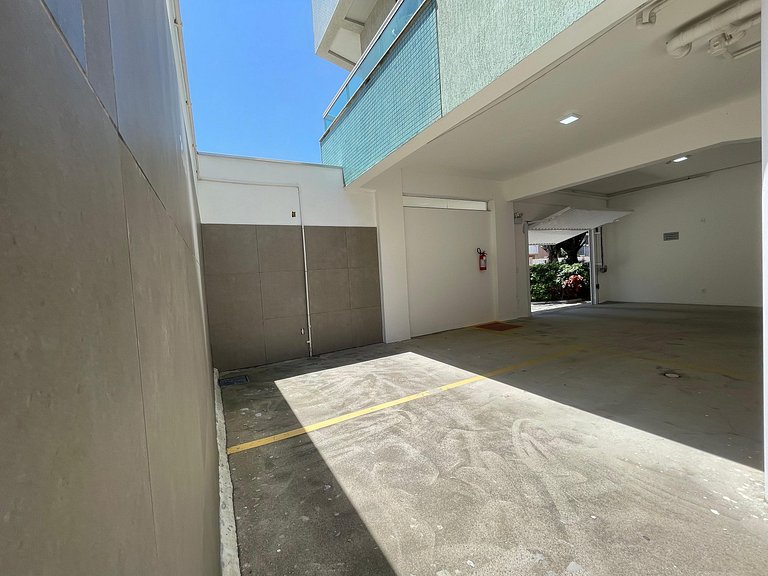 010 - Apartamento alto padrão na praia de Bombas