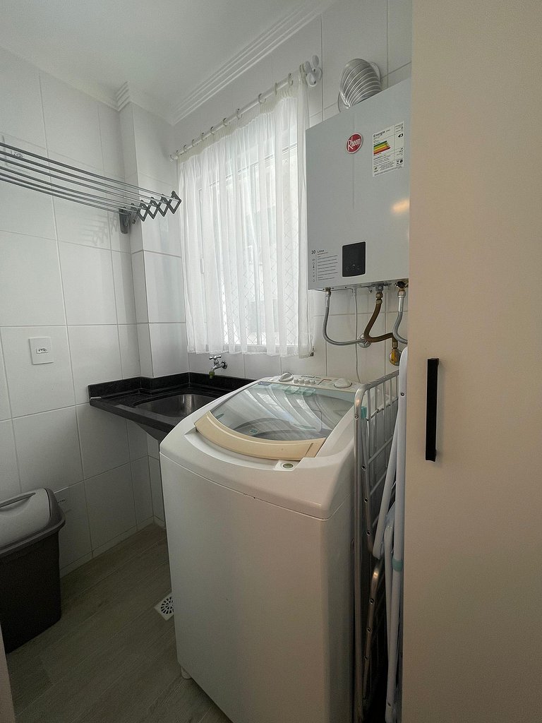010 - Apartamento alto padrão na praia de Bombas