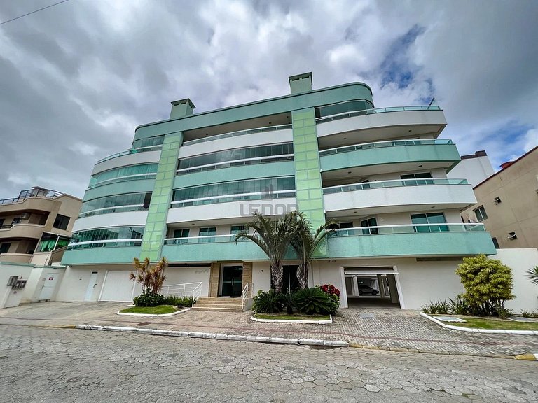 010 - Apartamento alto padrão na praia de Bombas
