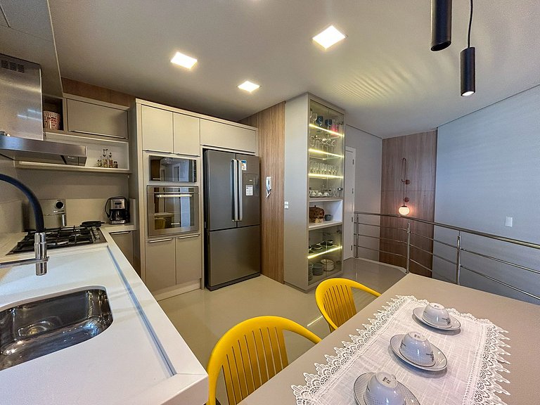 147 - Dúplex de Luxo com Jacuzzi em Mariscal